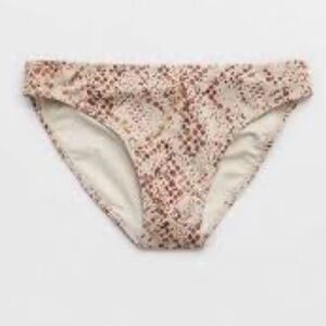 Crinkle Cheeky Bikini Bottom |
Aerie